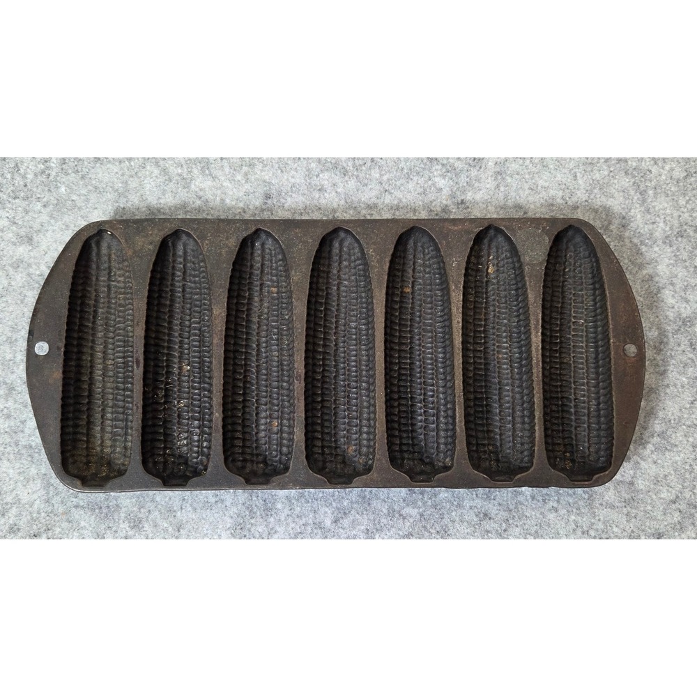 Vintage Cast Iron Cornbread Pan 7 Slot Corn Cob Shape Muffin Mold Baking Tray